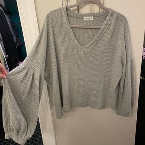 Gray flowy sleeved sweater
